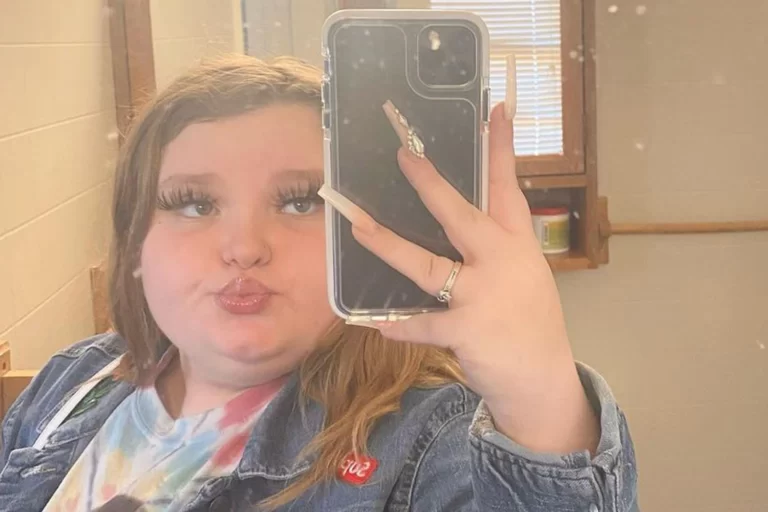 Les fans de Honey Boo Boo lui demandent d&rsquo;abandonner les faux cils et le maquillage !