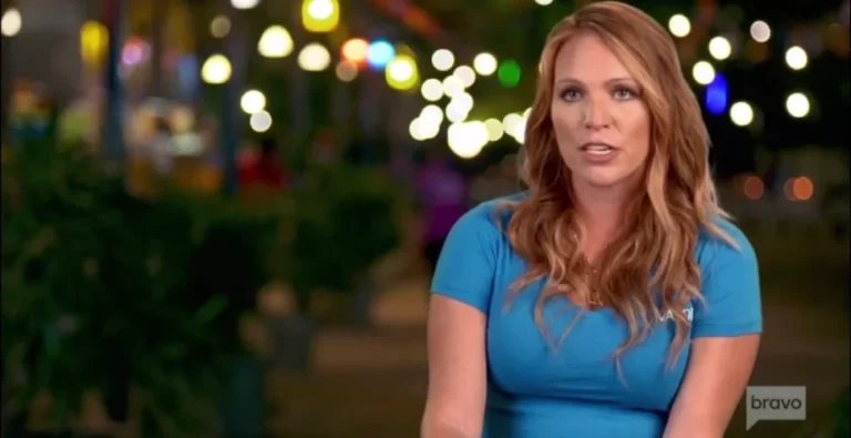 Sous le pont, Rhylee Gerber se fait retirer ses implants après qu&rsquo;ils aient commencé à fuir !