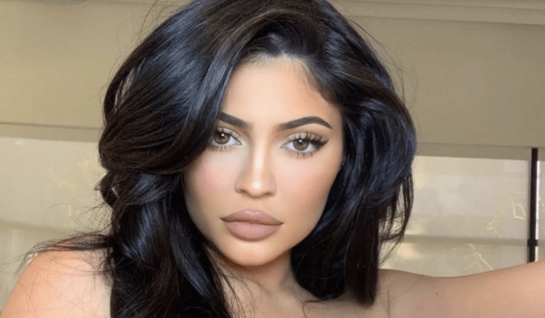 Kylie Cosmetics FAIT FAUTE ?  Les modèles forcés de poursuivre en justice afin d&rsquo;être payés !  Par Personnel de l&rsquo;AATT 20 juin 2023