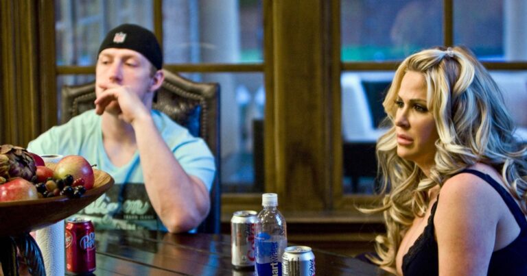 Kim Zolciak et Kroy Biermann mènent la « guerre de l&rsquo;argent » malgré la lutte pour l&rsquo;argent