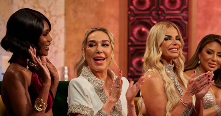 Amis de qui devraient être de vraies femmes au foyer