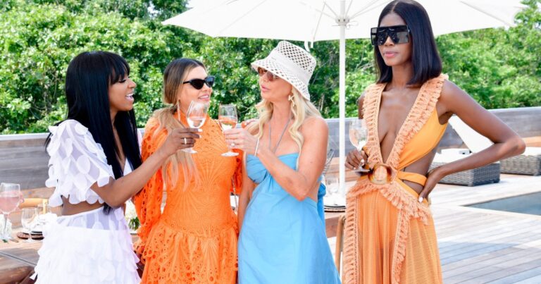 Alexia Nepola et Adriana de Moura du RHOM s&rsquo;engagent dans un match de cris à l&rsquo;aéroport de Miami