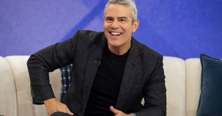 Andy Cohen croit à l&rsquo;histoire de Monica Garcia sur la prière de sa mère