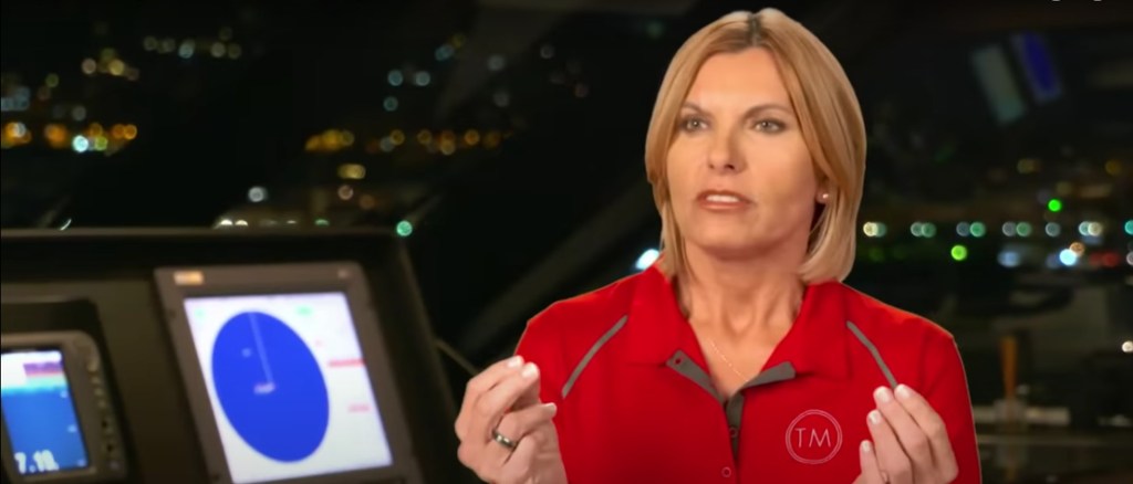 Capitaine Sandy Yawn sous le pont Méditerranée