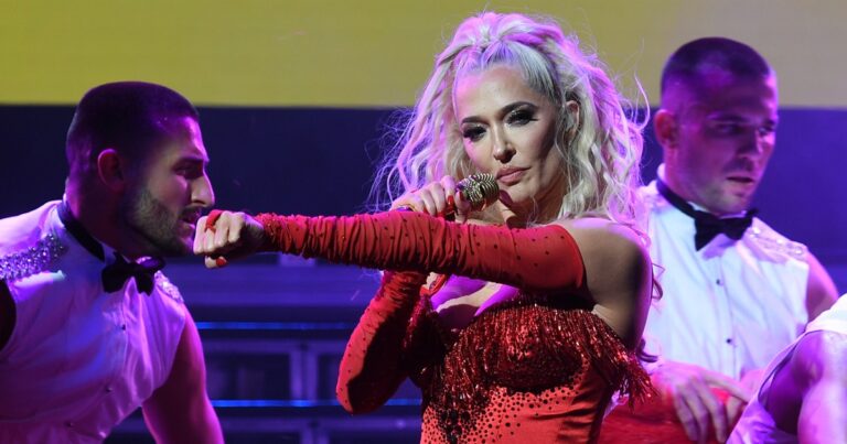 La bande-annonce d&rsquo;Erika Jayne Bet It All On Blonde est insultante à bien des égards