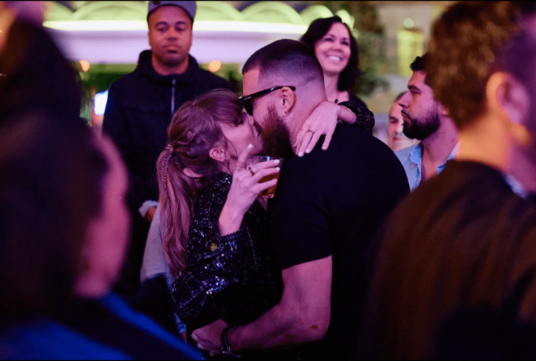 Taylor Swift et Travis Kelce vont au club avec ses parents lors de l&rsquo;afterparty du Super Bowl CRINGY