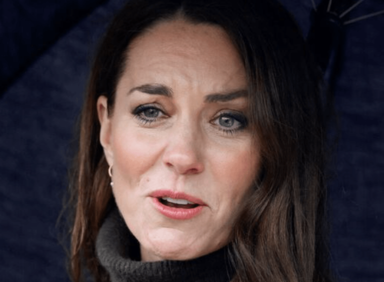 Kate Middleton va rester cachée après avoir subi des complications suite à une présumée abdominoplastie !