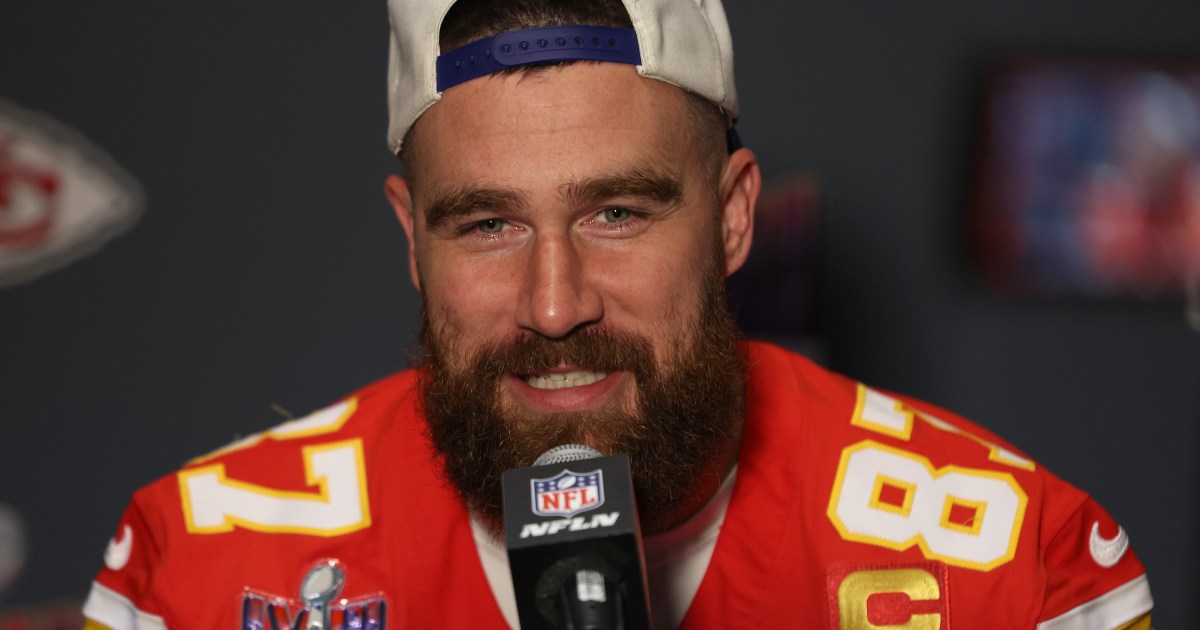 Johnny et Amy discutent de Travis Kelce en regardant Love Is Blind