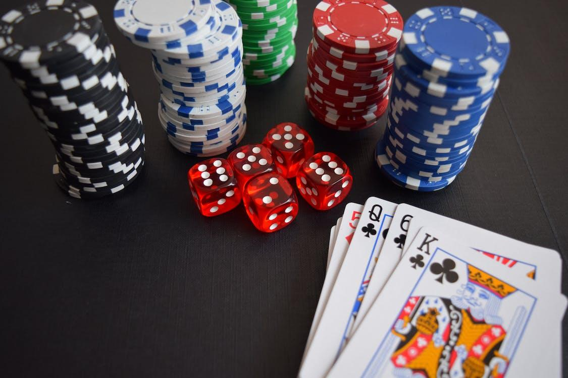 Les célébrités les plus connues pour être des joueurs invétérés au casino