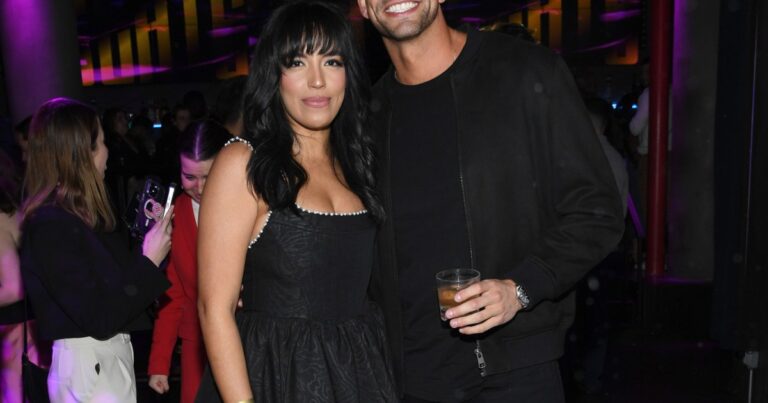 West Wilson taquine la « tension sexuelle » entre Jesse et Danielle