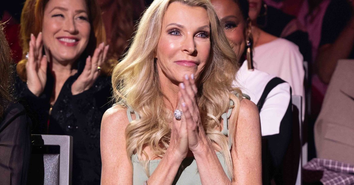 Golden Bachelorette Joan Vassos révèle son rôle dans le film de 1985