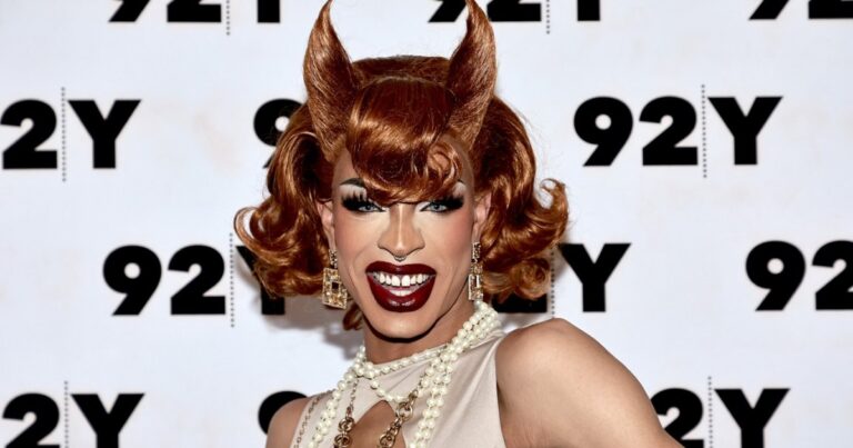 Yvie veut bizarrement prendre une « personnalité louche » sur les traîtres