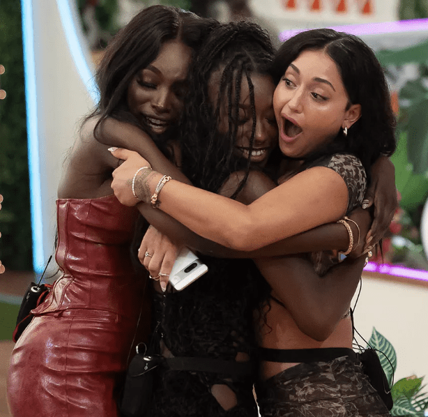 Léa, JaNa et Serena