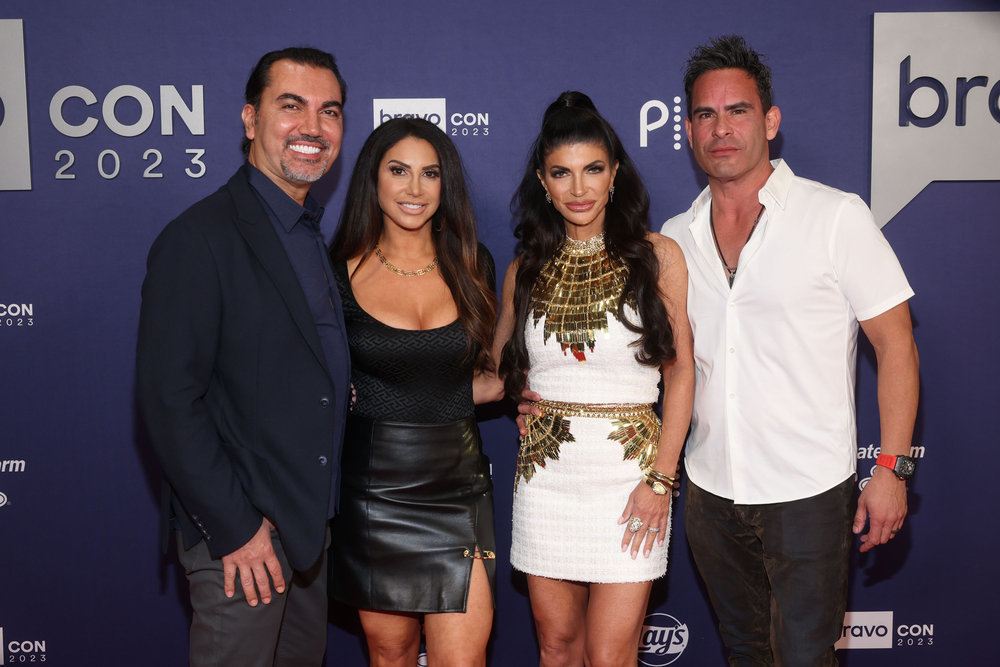 Bill et Jennifer Aydin avec Teresa Giudice et Luis Ruelas à BravoCon
