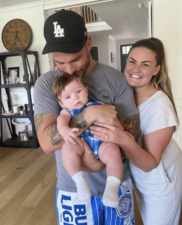 La star de « The Valley », Jax Taylor, reste en contact avec Brittany Cartwright et son fils alors qu'il est dans un établissement de santé mentale