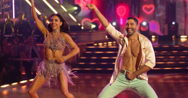 Joey Graziadei torse nu dans Dancing with the Stars : « C'était un spectacle pour notre public »