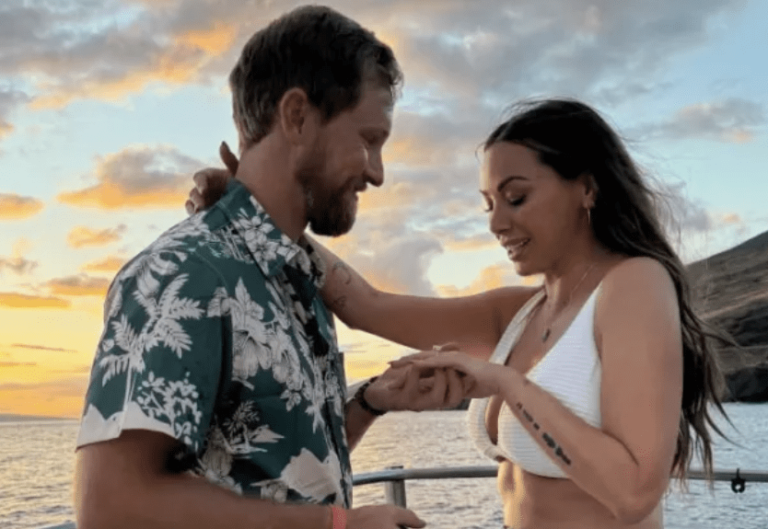 Kristen Doute révèle qu'elle est fiancée à Luke Broderick : « Une surprise totale »