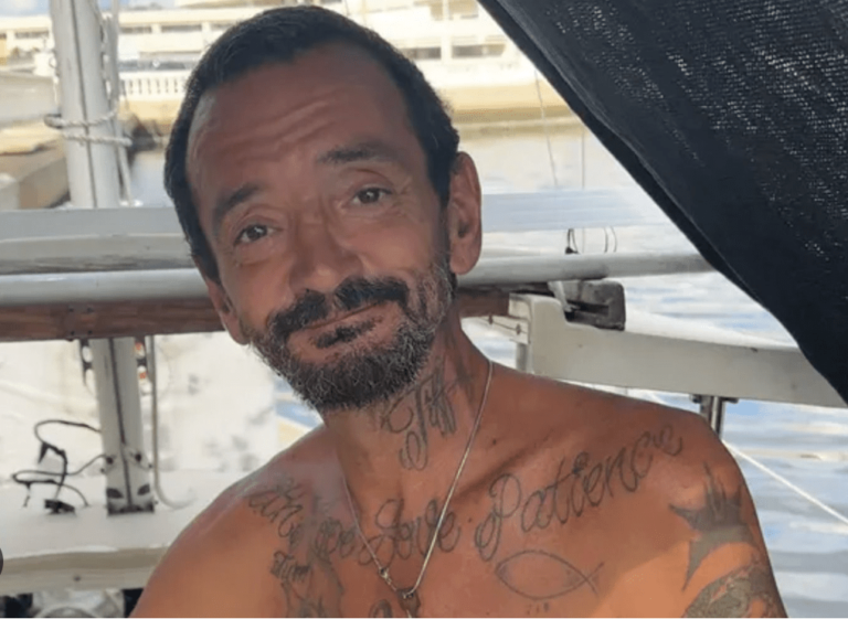 Qui est le « lieutenant Dan » de TikTok ? Rencontrez Joseph Malinowski, le marin qui a surmonté l'ouragan Milton sur son bateau