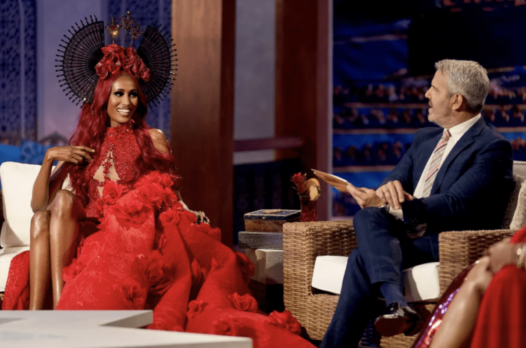 Andy Cohen affirme que mettre les vraies femmes au foyer de Dubaï en pause est une « décision commerciale intelligente » au milieu de notes terribles !