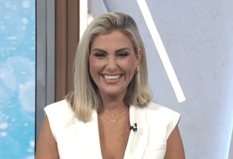 Gina Kirschenheiter du RHOC REFUSE d'utiliser le compte Burner pour se féliciter au milieu des réactions négatives !