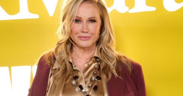 Kathy Hilton taquine la nouvelle saison « Very Hunky Dory » de RHOBH
