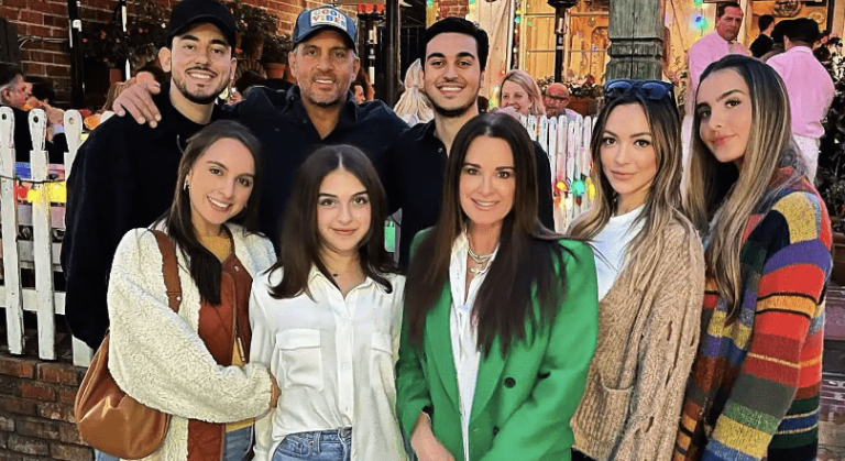 Kyle Richards lâche une bombe sur ses filles et révèle qu'elle est gay : « Je devais être honnête ! »