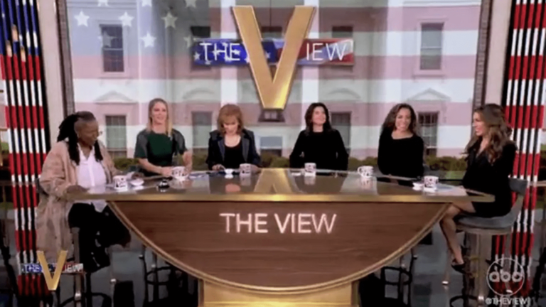 Les co-animateurs de « The View » UNRAVEL suite à la victoire électorale de Trump : « profondément perturbés »