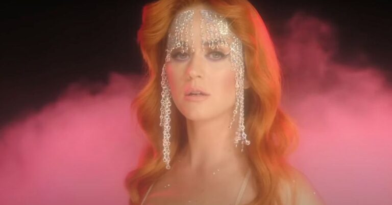 La tenue du show ITV de Katy Perry est livrée avec un accessoire unique