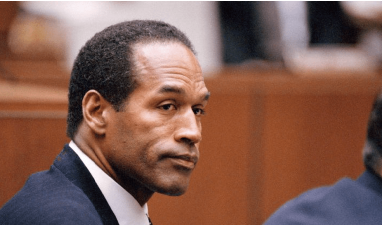 Le garde du corps d'OJ Simpson affirme qu'il a avoué avoir tué Nicole Brown Simpson et Ron Goldman