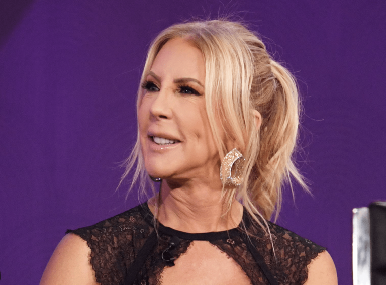 Vicki Gunvalson SLAMS Shannon Beador pour s'être rapprochée de Tamra Judge dans une photo choquante du casting !