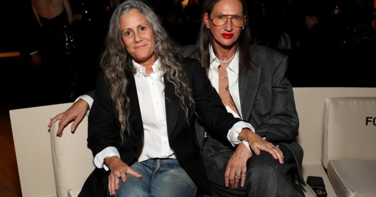 Jenna Lyons révèle qu'elle n'est pas légalement mariée à Cass Bird