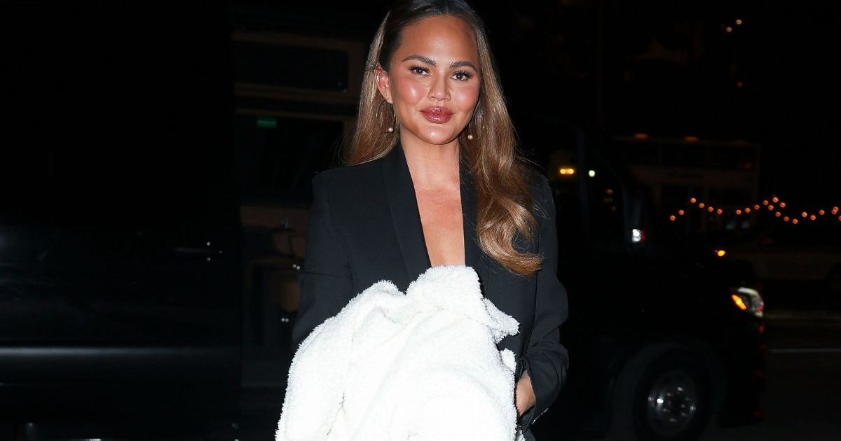 Chrissy Teigen's Cravings fait un don de 100 000 $ pour venir en aide aux victimes des incendies de Los Angeles