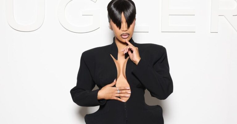 Les looks du tapis rouge 2024 de Cardi B étaient entièrement une question d'expérimentation