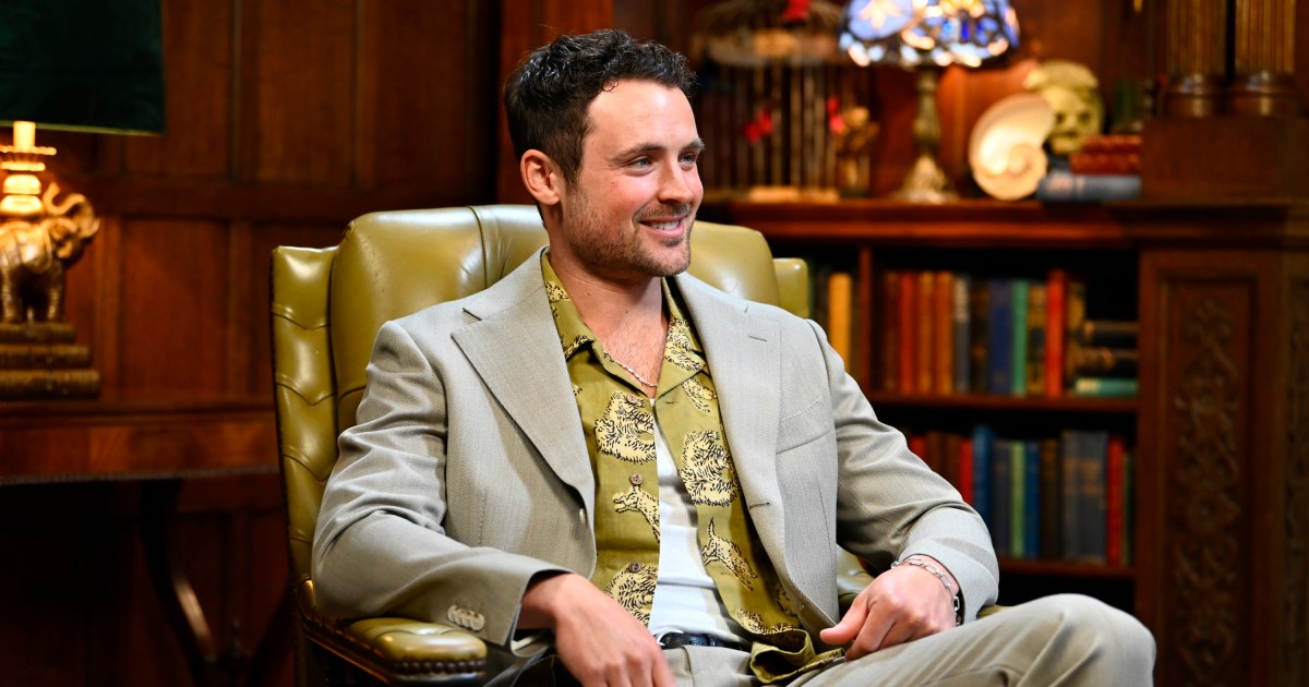 Ciara Miller sur Dylan Efron faisant l'apparence de la maison d'été