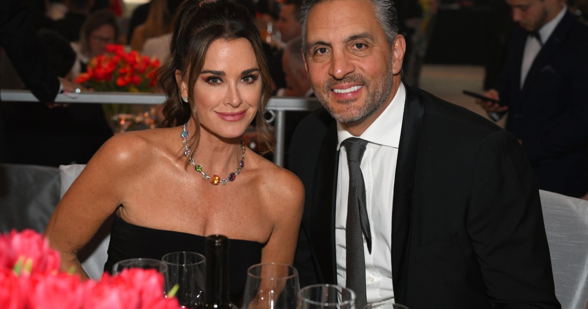 Kyle Richards et Mauricio Umansky discutant de la vente de la maison