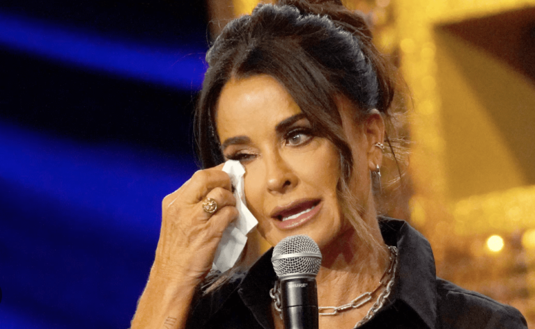 Kyle Richards dit que Mauricio a refusé de parler de «suspect» embrasser des photos hors caméra et admet que leurs enfants n'étaient pas heureux!