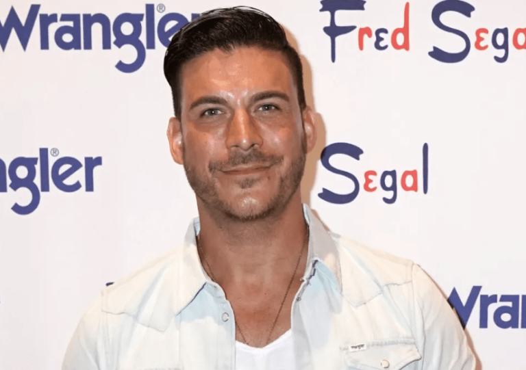 Jax Taylor Jax Taylor ouvre environ 20 ans de dépendance à la cocaïne, de réadaptation et de son voyage de sobriété