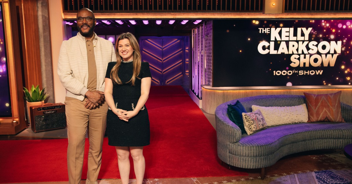 Kelly Clarkson prononce un discours émotionnel après une pause-talk