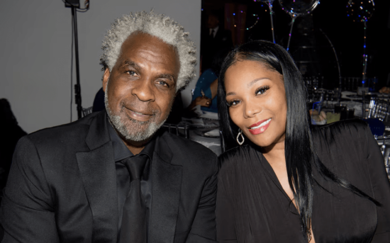 La star de «  Rhoa '' Angela Oakley révèle que son mari Charles Oakley a triché et a eu un bébé