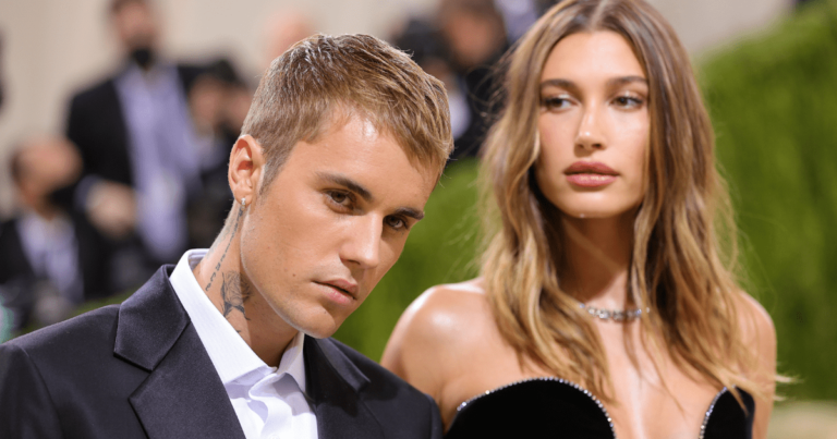 Hailey veut que tout le monde prie pour Justin Bieber, «  Insider '' révèle