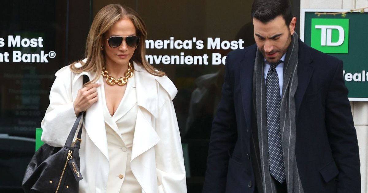 Jennifer Lopez marche main dans la main avec la co-star au milieu des rumeurs de rencontres