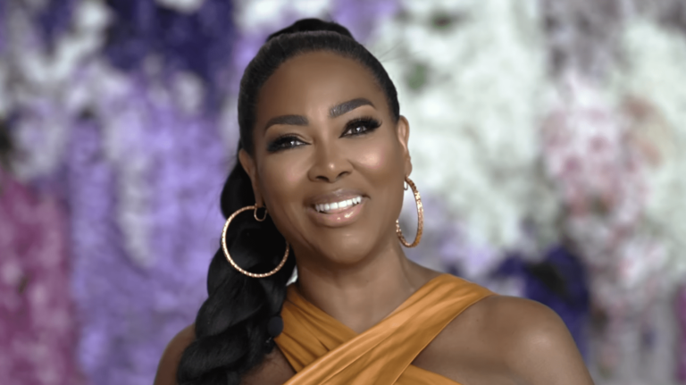 Kenya Moore affirme qu'elle a trouvé les photos explicites de Brittany Eady en ligne et a déclaré qu'un avocat a confirmé qu'il n'était pas de vengeance p * rn!