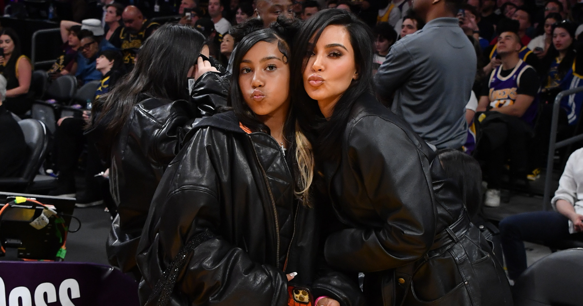 La vidéo Coachella de Kim Kardashian de Kim Kardashian a toutes les bonnes vibrations