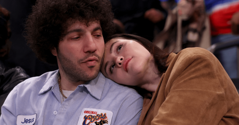 Selena Gomez est arrivée au bal à cause du fiancé Benny Blanco