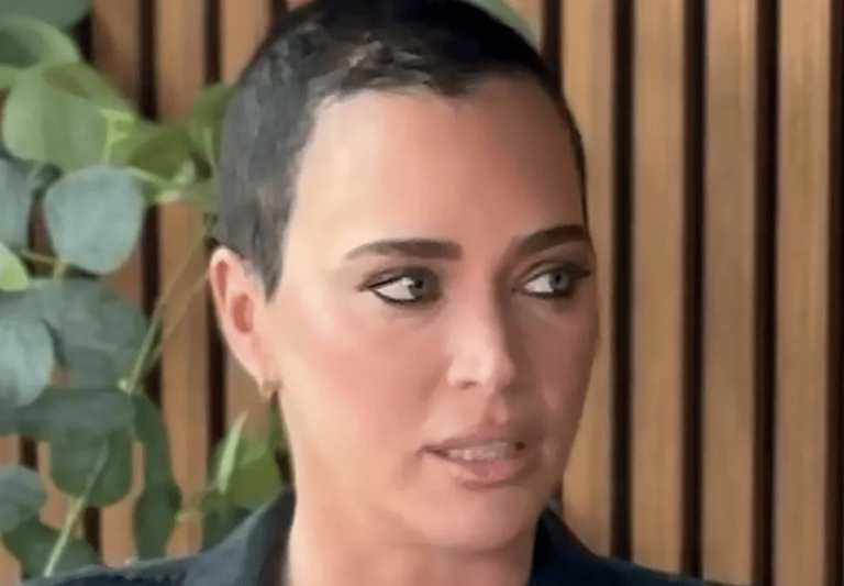 Teddi Mellencamp dit qu'elle «  combat le plus durement '' à mesure que sa bataille de cancer s'aggrave et que les médecins trouvent plus de tumeurs cérébrales