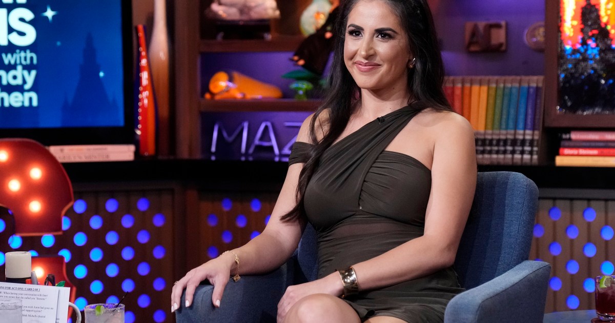 Michelle Saniei réagit à la réception de la dernière chaise