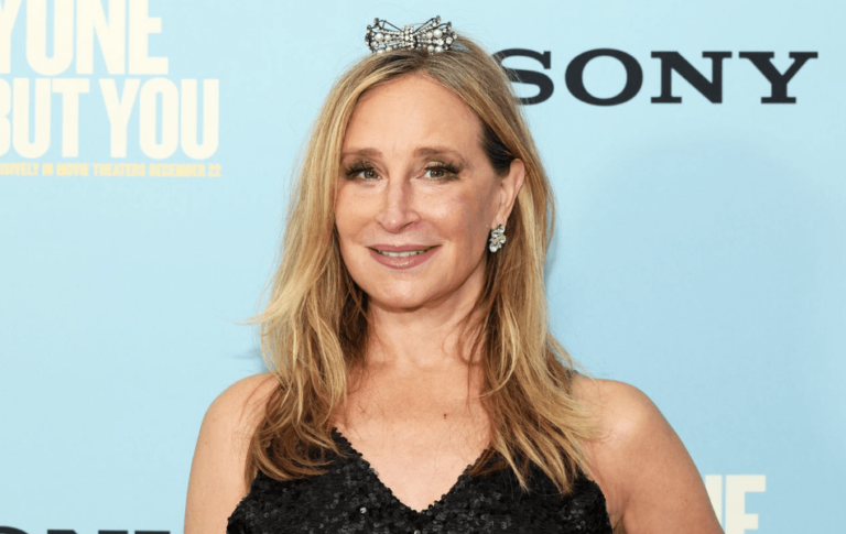 Sonja Morgan a banni du restaurant de New York après avoir exigé un dîner gratuit de 1 000 $ – affirme qu'elle a été induite en erreur en pensant que c'était pour la promo!