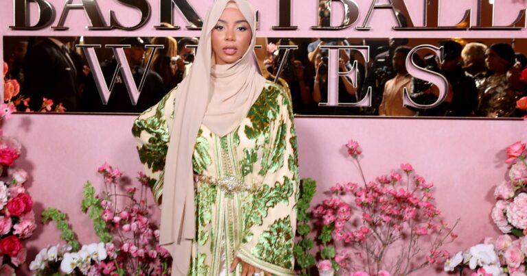 Star des femmes de basket-ball Brittany Renner sur sa conversion à l'islam