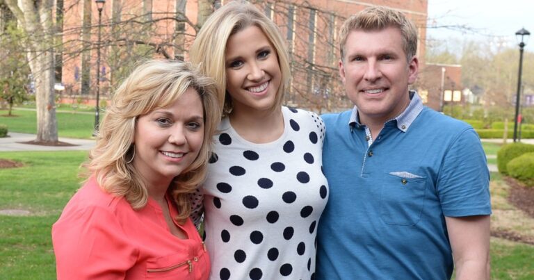 Savannah Chrisley révèle que les parents Todd et Julie sont «en état de choc»