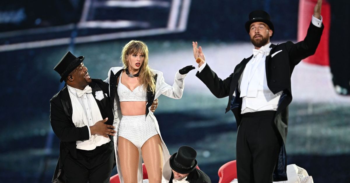 Taylor Swift ne changera pas son nom de famille après avoir épousé Travis Kelce, revendique la «source»